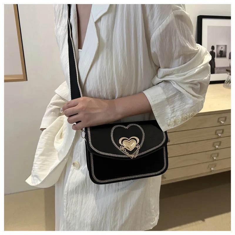 Bolso con solapa de corazón - Kamivashop