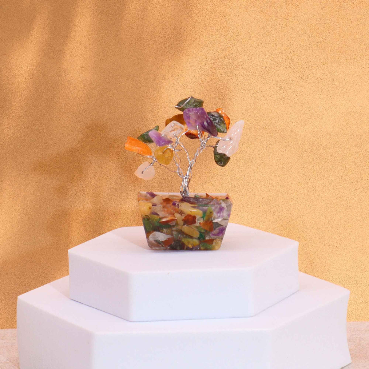 Mini árbol de piedras preciosas sobre base de orgonita - Piedras múltiples (15 piedras)